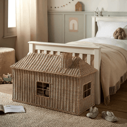 the-little-white-company-thumbnail-1