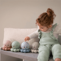 Image showing the Twinkles To Go Octo Night Light, Grey product.