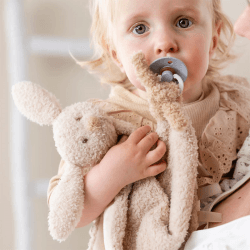 Image showing the Maxi Doudou Bunny Comforter product.